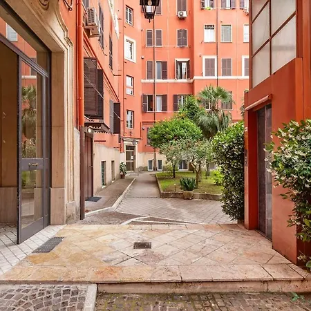 Moderno Nel Cuore Di 로마